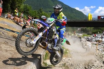 Geringswalder etabliert sich trotz Stürzen in der Weltspitze - Luca Fischeder wurde beim zweiten Auftritt der Junioren-WM Siebter. Nach einem Sturz ließ er es vorsichtiger angehen.