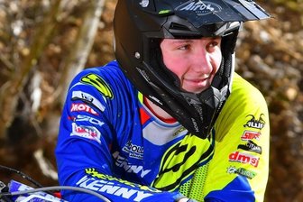 Geringswalder kratzt am Podium - Gut Lachen: Luca Fischeder aus Geringswalde hat beim Auftakt zur Enduro-WM überrascht. Nun will er in Italien nachlegen. 