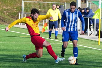 Germania Mittweida: Erst viel Leerlauf, dann Tore im Minutentakt - Christian Schmidt (r.) von Germania Mittweida wurde beim Testspiel bei Ifa Chemnitz auf beiden Außenbahnen eingesetzt.