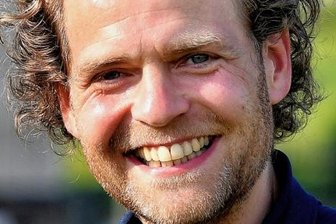 Germania will Serie von Stahl stoppen - Germania-Trainer Sebastian Voigt.