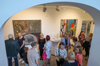 Gersdorf: Andrang bei Vernissage zur Künstlergruppe Lücke - Die Ausstellungseröffnung in der Villa Richter in Gersdorf war sehr gut besucht.
