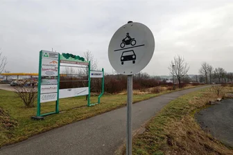Gersdorf/Lichtenstein: Warum sogar der Fahrrad-Club einen neuen Radweg ablehnt - Der künftige Radweg soll am St. Egidiener Gewerbegebiet Am Auersberg beginnen – was bei ADFC und BUND für Unverständnis sorgt, weil dort kein Bedarf bestehe. Immerhin: Ein kleines Stück Radweg gibt es in diesem Bereich schon.