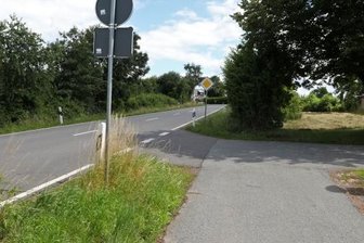 Gersdorf und Lugau einig bei Radwegroute - Dort, wo der Radweg am Otto-Resch-Ring in Gersdorf endet, sollen die Radler Richtung Lugau künftig die Straßenseite wechseln. 