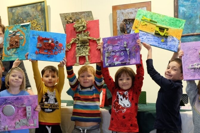 Gersdorfer Künstler inspiriert Kinder zu Werken aus Schrott - 