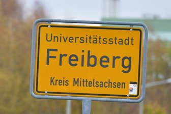 Gerücht zu vergifteten Hundeködern in Freiberg: Was ist dran? - In Freiberg kursiert das Gerücht zu vergifteten Hundeködern. Laut Stadt und Polizei ist aber nichts dran.