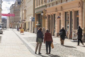 Gerüchteküche im Erzgebirge brodelt: Verlässt Drogeriemarkt die Innenstadt? - Der DM-Markt ist für die Annaberger Innenstadt eines der Zugpferde auf der Buchholzer Straße.
