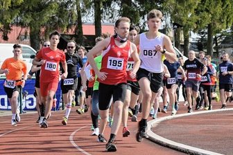 Gesamtsieg auf neuer Strecke geht an einen Klingenthaler - Bei der 30. Treuener Stadtmeisterschaft im Straßenlauf waren über 200 Teilnehmer am Start.