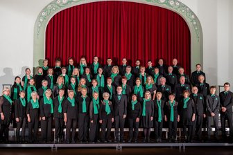 Gesang, Gemeinschaft, Gänsehaut: Herbstsingen mit Chören aus Langenbernsdorf, Penig und Reichenbach - Der Gesangsverein Langenbernsdorf und zwei weitere Chöre treten in Neukirchen auf.