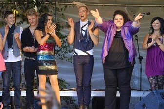 Fünf der zehn Kandidaten sind am Samstag auf dem Auer Stadtfest eine Runde weitergekommen.