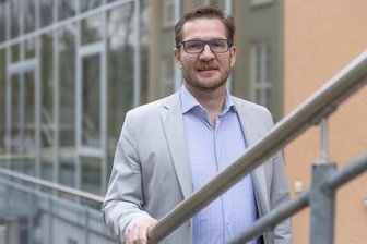 Geschäftsführer des Erzgebirgsklinikums im Rückblick auf Corona-Pandemie: „Ich habe das erste Mal echte Ratlosigkeit bei Ärzten erlebt“ - Marcel Koch, Geschäftsführer des Erzgebirgsklinikums, findet fünf Jahre nach dem ersten Lockdown klare Worte.