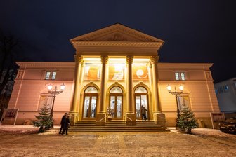 Geschäftsführerin des Theaters Plauen-Zwickau schwört auf schwierige Zeiten ein: „Das Theater wird nicht mehr so sein, wie es jetzt ist“ - Das Theater Plauen-Zwickau muss massiv sparen.