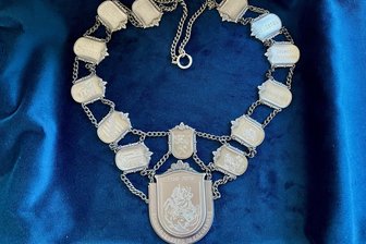 Geschäftsleute aus Schwarzenberg stiften der Stadt eine Amtskette – aus gutem Grund - So sieht sie aus, die neue, in Silber gefertigte Amtskette für Schwarzenberg.