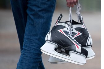 Geschafft - bald Eisbahn in Plauen: Crowdfunding-Spendenziel vorzeitig erreicht - Ab 25. November ist im Plauener Stadtzentrum Eislauf möglich. Schlittschuhe können mitgebracht oder ausgeliehen werden.