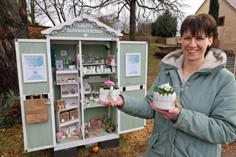 Geschenkartikel im Selbstbedienungs-Schrank: Geht das Konzept in Callenberg auf? - Im Schranklädchen von Loreen Rudolph gibt es handgefertigte Geschenk- und Dekoartikel.