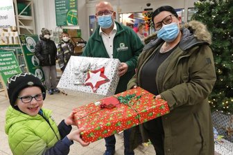 Geschenke lassen Kinder strahlen - 