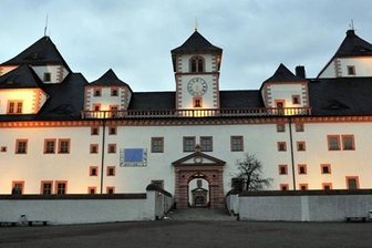 Geschichtslehrer treffen sich auf Augustusburg -