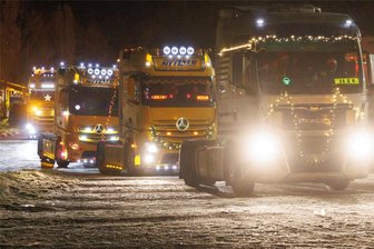 Geschmückte Brummis auf Tour: Erzgebirger planen 2023 erneut eine Lichterfahrt - 2023 soll es nach zwei vorherigen Auflagen wieder eine Lichterfahrt in der Region Annaberg geben. 2022 waren nahezu 100 geschmückte Fahrzeuge auf Tour.