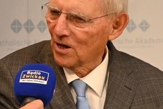 Gespräch mit Schäuble: Vom Ausüben und Teilen der Macht - Wolfgang Schäuble war am Mittwochabend im Haus der Sparkasse in Zwickau ein gefragter Gesprächspartner, nicht nur für die Medienvertreter.