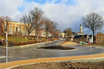 Gestaltung von Kreisverkehr in Markneukirchen: Kommt nun die Edel-Variante? - Was soll in die Mitte des Kreisels am Edeka in Markneukirchen? 