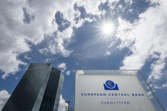 Gestiegene Inflation: EZB hebt Zinsen erstmals seit 2023 an - Die steigende Inflation in der Eurozone setzt die EZB unter Druck.