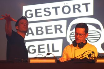 „Gestört aber geil“ im Erzgebirge: Was demnächst in der Festhalle in Annaberg abgeht - Das DJ-Duo „Gestört aber geil“ legt am 5. Dezember in der Festhalle in Annaberg auf.