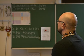 Gestresst, überfordert, ausgelaugt: Lehrer am Limit - Jan Müller hat drei Jahre lang an einer Grundschule in Sachsen unterrichtet und aufgegeben.
