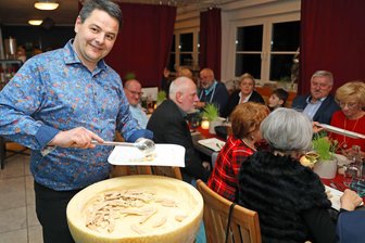 Gesundheitliche Gründe: Wirt muss Zwickauer Gaststätte „Zum Adam“ schließen - Kasten Bonitz in seinem Lokal „Zum Adam“. Nun muss das Gasthaus schließen.