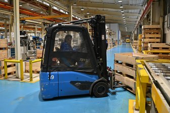 Getriebehersteller Flender an internationalen Investor verkauft: Was ändert sich für Penig? - Flender Industriegetriebe Penig: Blick in eine der großen Produktionshallen.