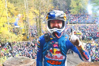 Getzen-Rodeo: Riesenspektakel vor den „besten Fans der Welt“ - Vor 10.000 begeisterten Fans sicherte sich Manuel Lettenbichler seinen vierten Weltmeistertitel im Hard Enduro.