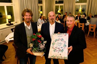 Gewerbetreibende arbeiten auch über Kreisgrenzen zusammen - Gewerbevereinschef Ralf Miethke (Mitte) mit den Bürgermeistern Thomas Weikert (li.) und Erik Seidel.