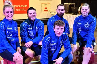 Gewichtheben: Chemnitzer AC mit meisten Startern bei Deutschen Meisterschaften in Plauen - Der Chemnitzer Athletenclub sendet Teilnehmer zur Deutschen Meisterschaft: Von links Elisabeth Thiele, Kurt Perthel, Raphael Friedrich, Willy Perthel (vorn) und Nora Neubert.