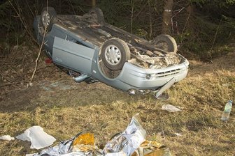Geyer: Auto überschlägt sich auf S 260 -