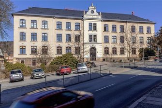 Geyer bereitet Übergangslösung für Schule vor - Bis der Neubau der Oberschule in Geyer fertig ist, sollen die Fünft- bis Zehntklässler ab dem neuen Schuljahr mit in der Grundschule (Foto) unterrichtet werden.