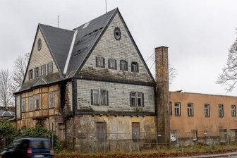 Geyer legt Details für neuen Pollmerplatz fest - Nachdem diese Brache im Februar abgerissen worden ist, will die Stadt Geyer auf der Fläche zwischen der Ehrenfriedersdorfer Straße und der Sozialstation eine parkähnliche Anlage mit dem Namen Pollmerplatz gestalten. 