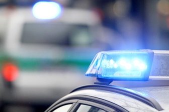 Geyersdorf: Tanklastzug und Bus verkeilt -