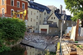 Giftunglück nach Brückenabriss: Gericht stellt Verfahren ein - Die ehemalige Zoppabrücke von der anderen Seite: Das Verfahren gegen den zuständigen Abriss-Unternehmer soll gegen eine Geldauflage eingestellt werden. Der Vorwurf des Vorsatzes wurde fallengelassen.