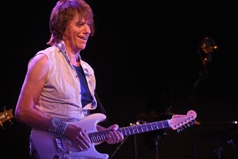 «Gitarrengott» Jeff Beck ist tot - Der legendäre britische Gitarrist Jeff Beck ist tot. Der  Musiker sei mit 78 Jahren plötzlich an bakterieller Meningitis gestorben, teilte seine Familie am Mittwochabend mit. 