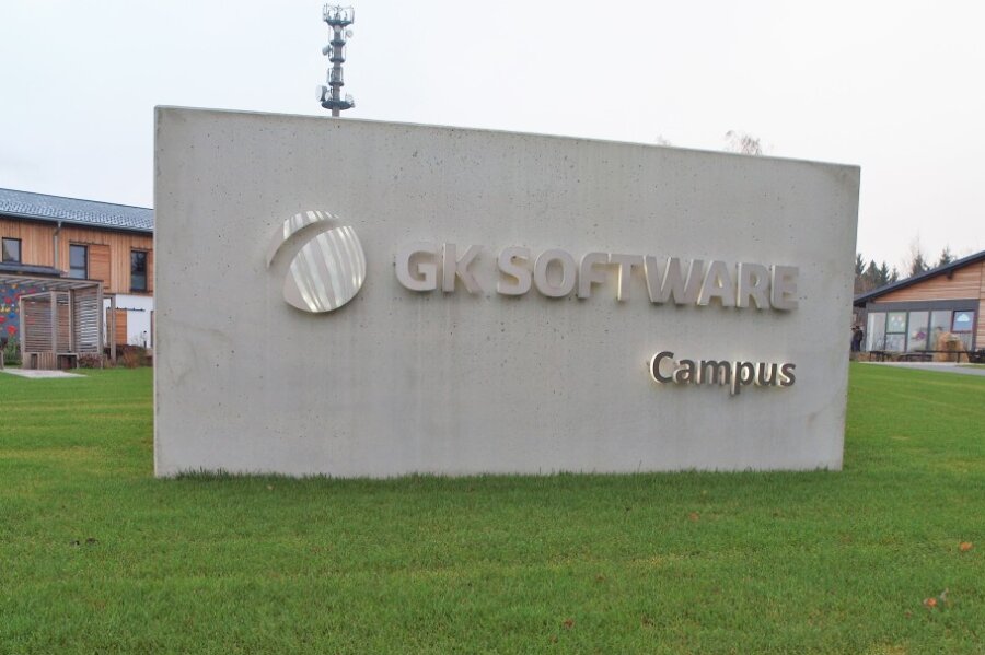 GK Software: Sachsens einzige börsennotierte Technologie-Firma plant Rückzug vom Parkett - Der sogenannte Campus von GK Software in Schöneck. Dort finden unter anderem Schulungen statt. 