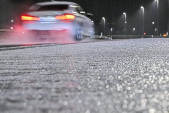 Glätte: 20-Jährige fährt im Plauener Umland mit Ford gegen Baum - Bei Glatteis gilt es, die Geschwindigkeit anzupassen.