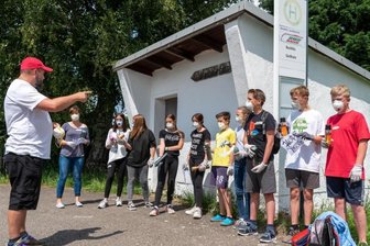 Glaube, Liebe und Hoffnung gibt es jetzt in Beedeln beim Warten auf den Bus - 