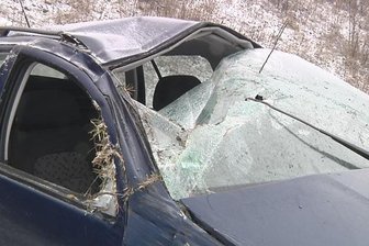 Glauchau: 18-Jährige kracht mit Auto in Leitplanke -