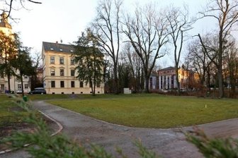 Glauchau: Bauarbeiten für Schlossvorplatz ausgeschrieben - Der Schlossvorplatz in Glauchau.