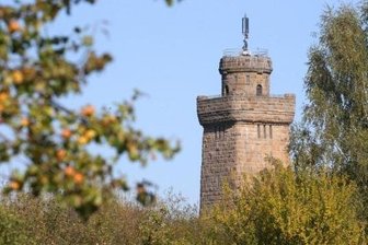 Glauchau: Bismarckturm beschmiert - Unbekannte haben den Glauchauer Bismarckturm zwischen Dienstag und Mittwochvormittag beschmiert.