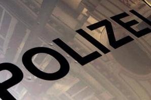 Glauchau: Junge Mutter angefahren - Fahrer flüchtet -