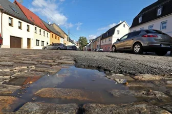 Glauchau muss für Straßenbau tiefer in die Tasche greifen - Der Bau der Breiten Straße kostet die Stadt Glauchau unverschuldet knapp 120.000 Euro mehr.