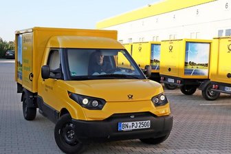 Glauchau: Post mit E-Autos unterwegs -