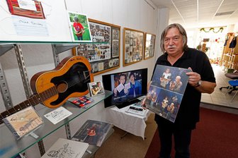 Glauchauer Beatles-Fan erinnert an erste Plattenaufnahme der Band - Edmund Thielow ist nicht nur eingefleischter Fan der Beatles, er sammelt auch alles rund um die Band und die Rockmusik.