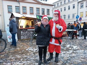 Glauchauer Weihnachtsmarkt startet verhalten - Der Glauchauer Weihnachtsmarkt ist am Freitagnachmittag verhalten gestartet.