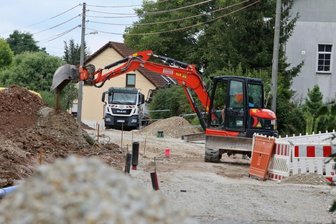 Gleich zwei Dauerbaustellen in einem Dorf - 