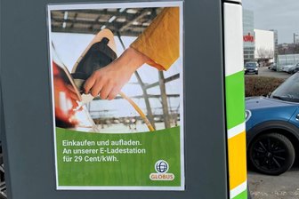 Globus will Schnellladepark für 36 Autos bauen - Globus verfügt bereits über sechs Ladepunkte. Im April sollen weitere hinzukommen.